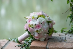 menyasszonyi csokor rózsával és orchideával