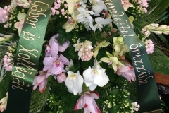 temetési koszorú orchideával